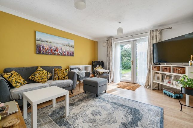 Thumbnail Flat for sale in Robina House, Bracknell, Berkshire