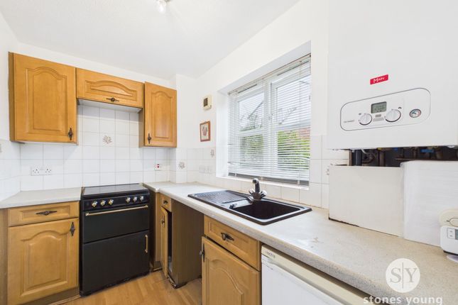 14 Laneshaw Close, Darwen photo 4