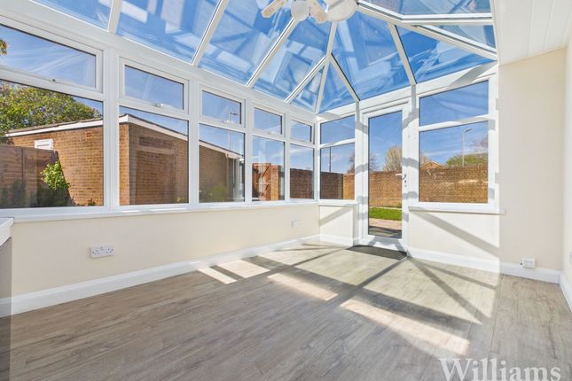 141 Bedgrove, Aylesbury photo 4