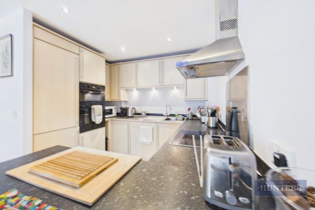 Flat 32, 50, Channel Way, Southampton photo 2