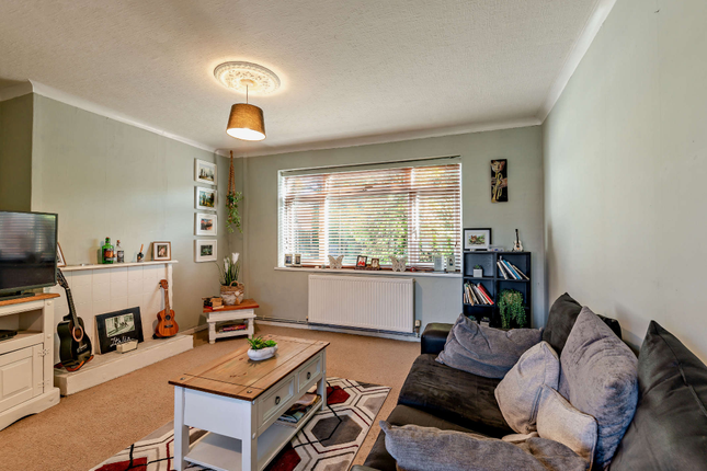 32, Burcot Avenue, Wolverhampton photo 3