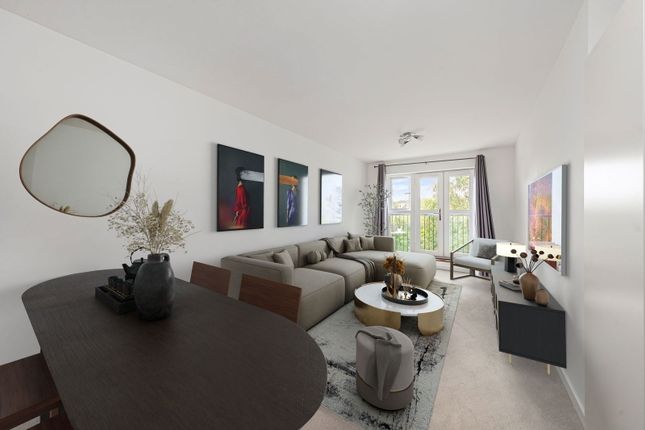 2-bed flat on Isis House, 5,Flat 35, Worcester Close, London, £375,000