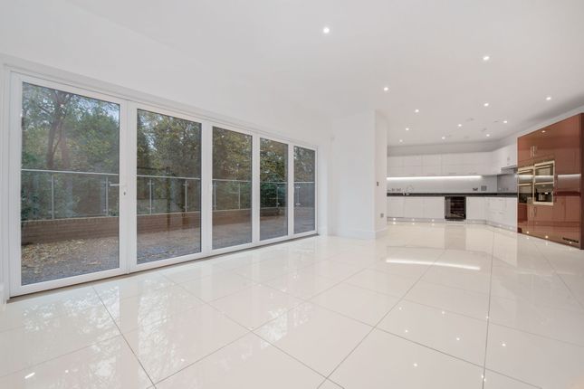 13 Beechcroft Close, Ascot photo 3