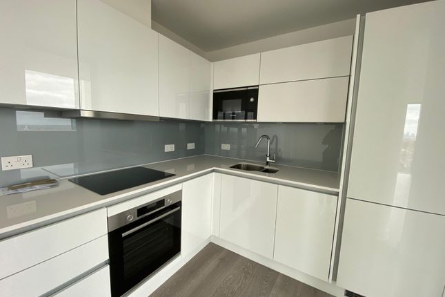 Flat for sale in Rectangular Building, City North, Finsbury Park, London