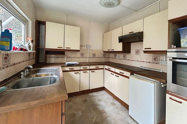 86 Dinas Baglan Road, Port Talbot photo 3