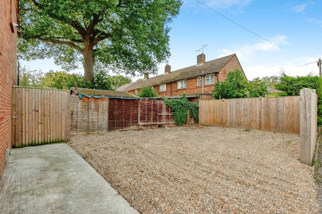 2, Steyning Close, Crawley photo 3