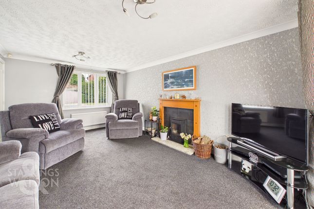 5 Potters Crescent, Norwich photo 2