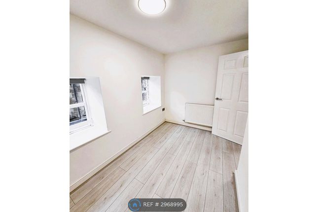 Flat B, Ightenhill Street, Padiham, Burnley photo 3