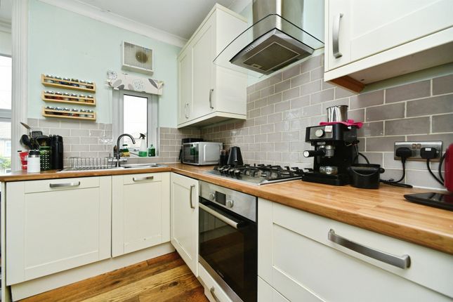 Upper Flat, 22, Down Terrace, Brighton photo 4