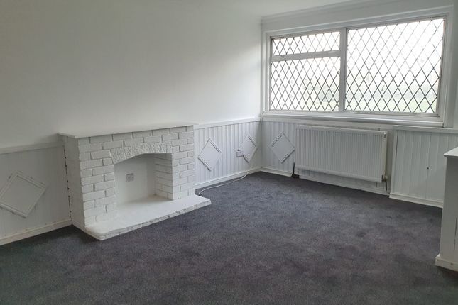 68, Thrales Close, Luton photo 2