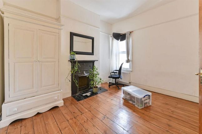 264, Friern Road, London photo 3