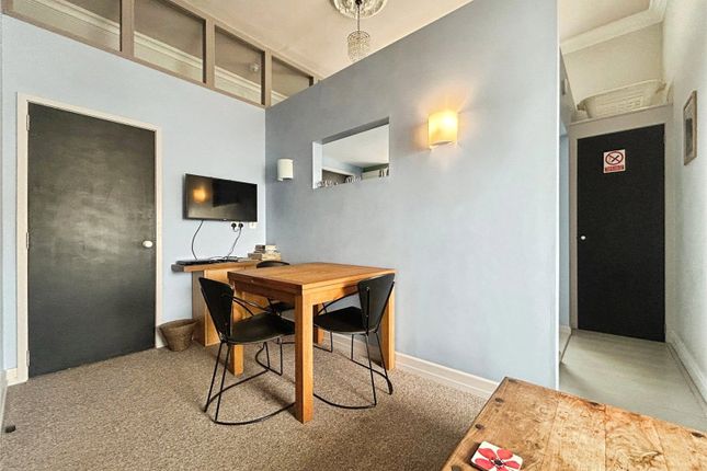 Flat 3, 19, Church Street, Isle of Wight photo 4