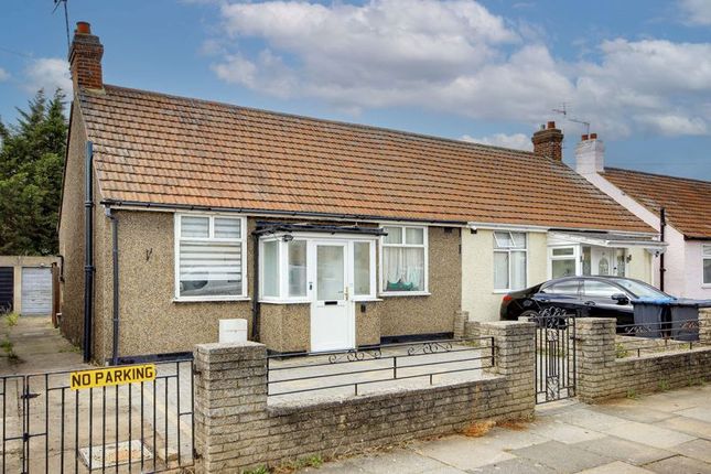 Thumbnail Bungalow for sale in Ferndale Road, Enfield
