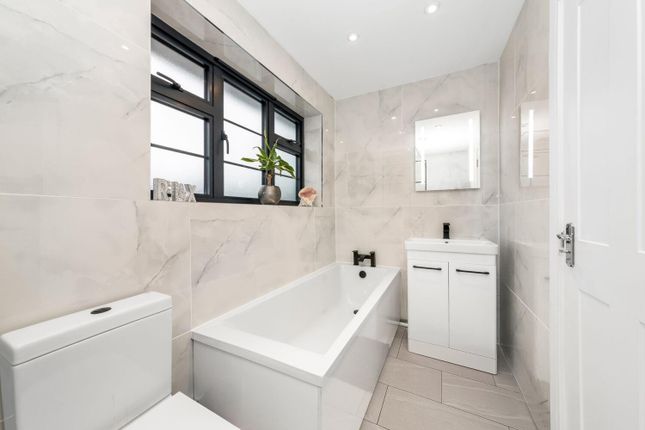53, Dulwich Wood Avenue, London photo 4