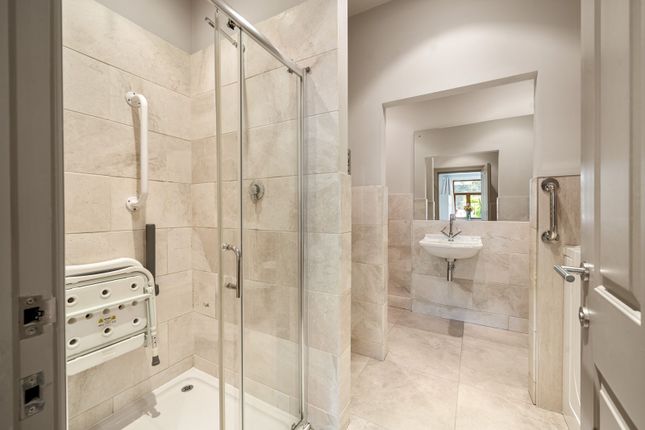 Apartment 18, Burwood Court, Hollywell Green photo 4