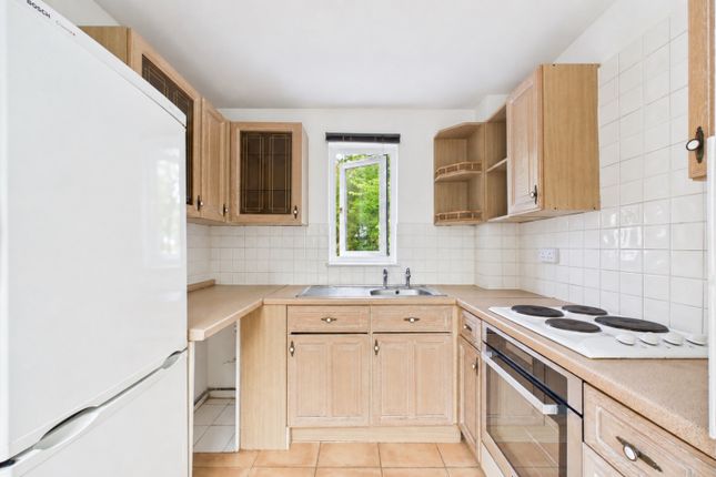 149, Clay Hill, Milton Keynes photo 3