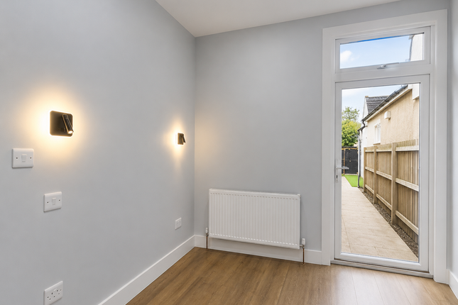 Totteridge Road , Enfield  photo 5