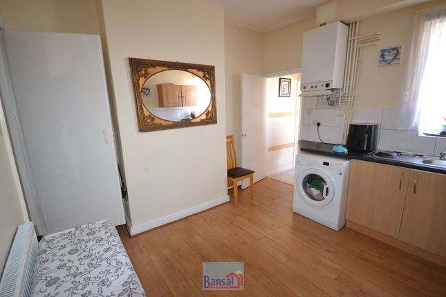 16, Bryn Road, Coventry photo 4