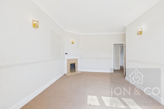 17 A,Flat 4 Charnwood Court, Charnwood Avenue, Northampton photo 3