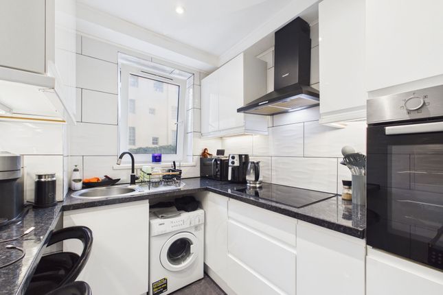 8 Cavendish House Kings Road, Brighton photo 4