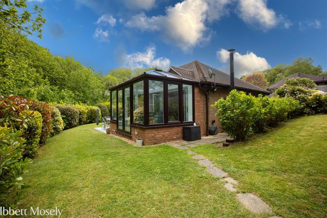 16, Oak Warren, Sevenoaks photo 3