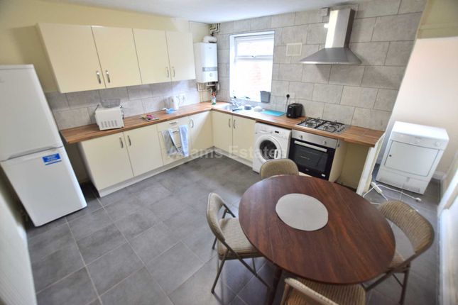 Terraced house to rent in Addington Road, Reading