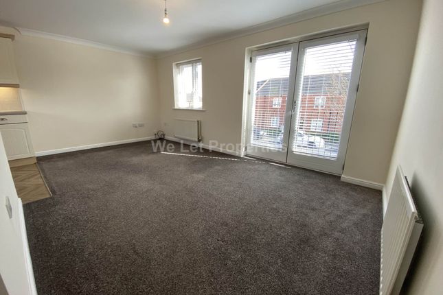 Thumbnail Flat to rent in Parkgate Road, Altrincham