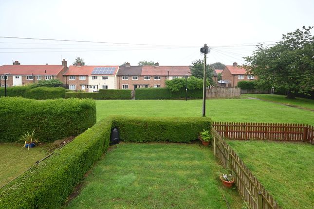 23, Cedar Close, Ripon photo 4