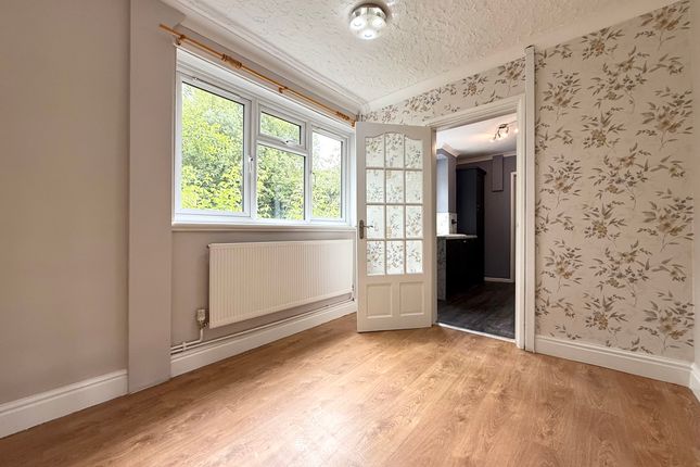 4 Arfryn, Aberdare photo 5