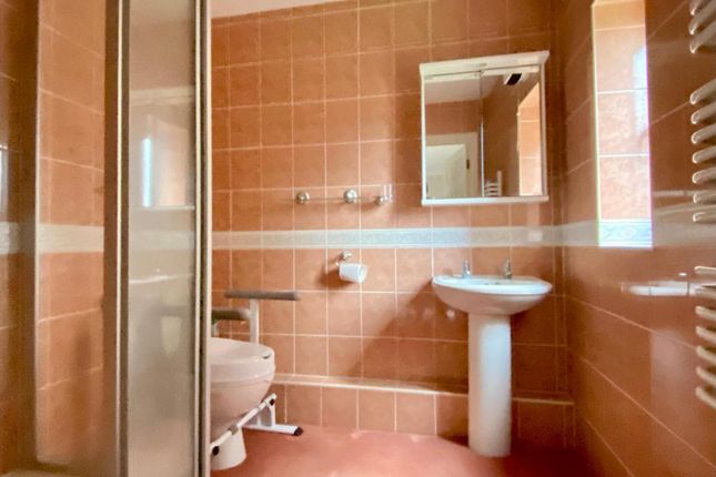 Flat 56, Lynes Court, Ringwood photo 4