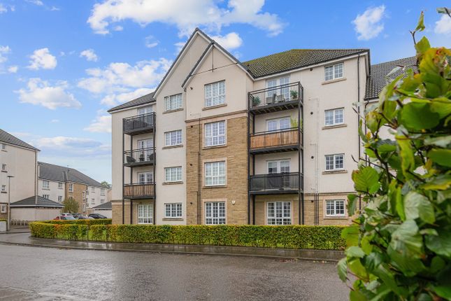 Thumbnail Flat for sale in Crown Crescent, Larbert