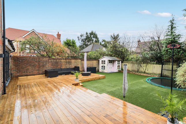 16, Cricketers Close, Pulborough photo 5