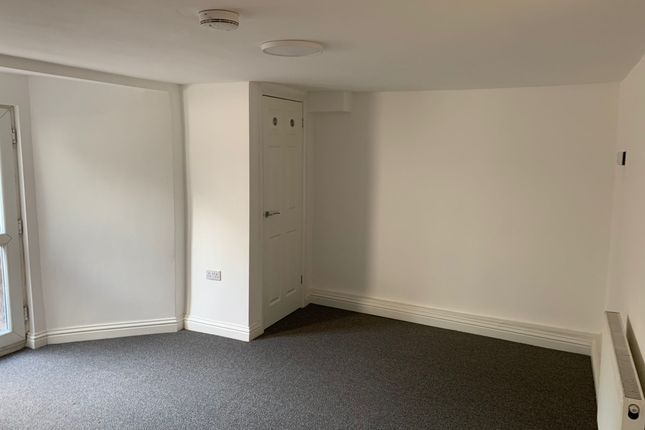 Basement Flat 39 Beaconsfield Avenue, Dover photo 3