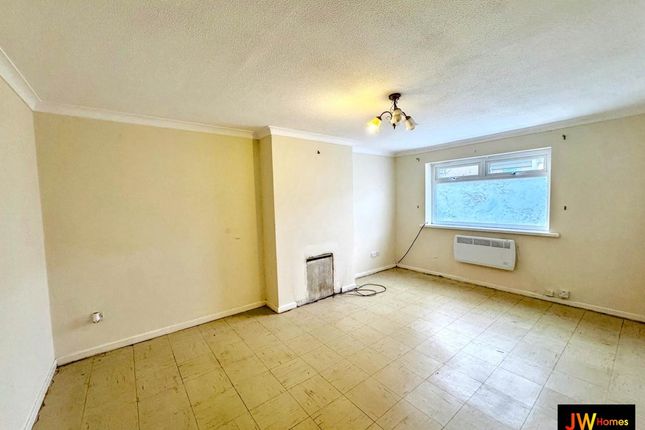 Powis Close, Grove Park Blackwood photo 5