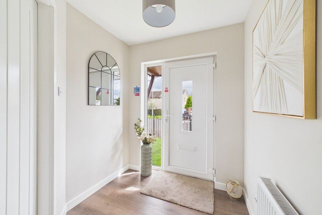 13, Rochsoles Crescent, North Lanarkshire photo 4