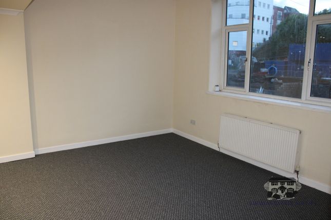 Flat 2,, 17-18 Dunraven Street, Tonypandy photo 3