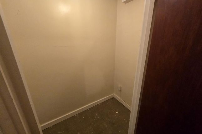 Flat 26 Emery Court, Kidderminster photo 4