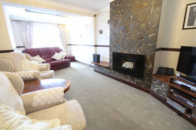 35, Lawnsdown Road, Brierley Hill photo 4