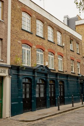Maisonette for sale in Heneage Street, London