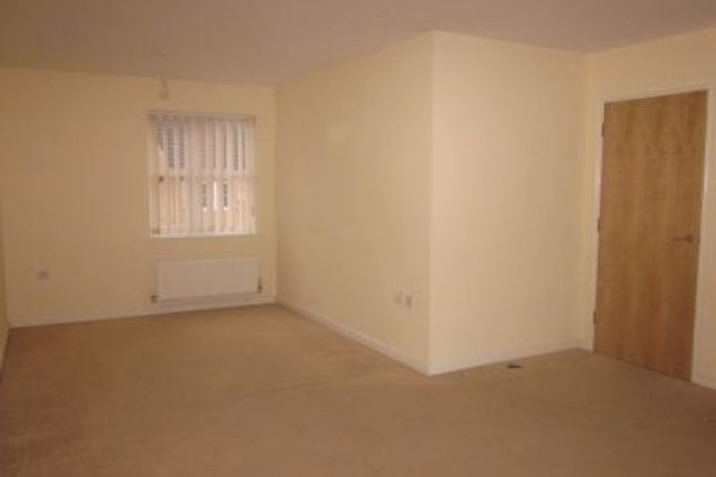 32, Edmonstone Crescent, Bestwood photo 3
