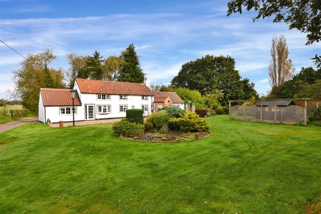 Thumbnail Cottage for sale in Coney Green, Collingham, Newark