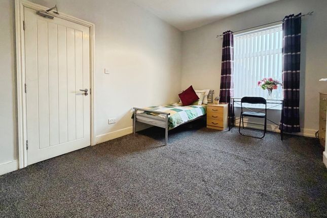 Room 4,, Liverpool Road, Manchester photo 2