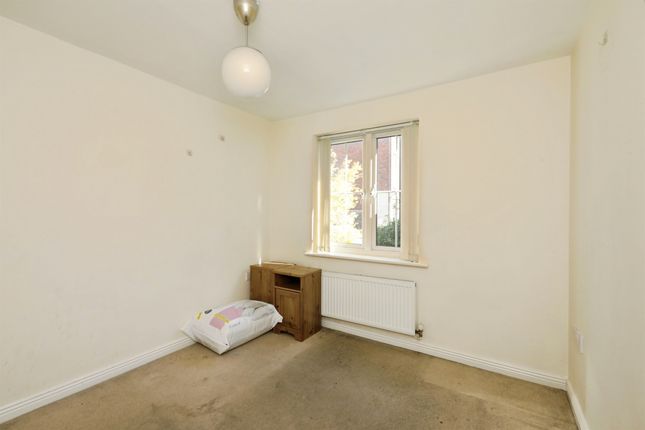 26, Denbigh Avenue, Worksop photo 4