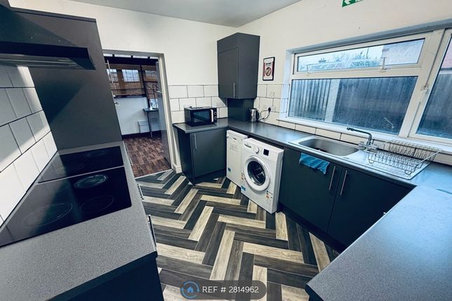 Wellingborough Road, Rushden photo 4