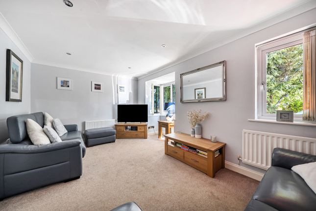 32, Chatton Close, Reading photo 2