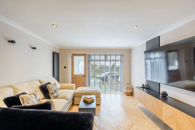 95 Currieside Avenue, Shotts photo 4
