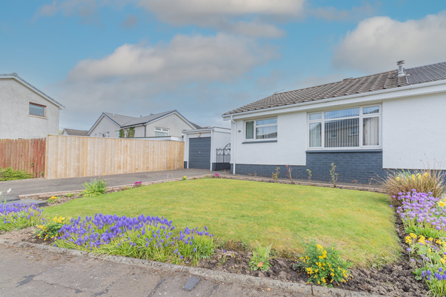 2-bed house on 8, The Glebe, West Calder, £180,000
