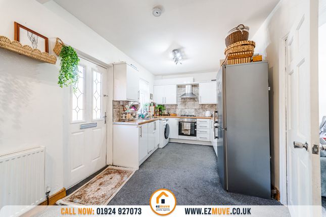 12 Manor Road, Dewsbury photo 4