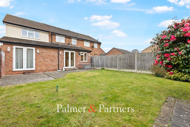 30, Ploughmans Headland, Colchester photo 3