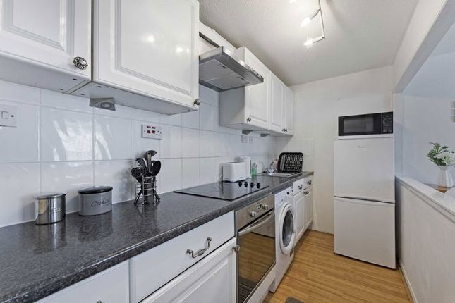 21, College Gardens, London photo 2